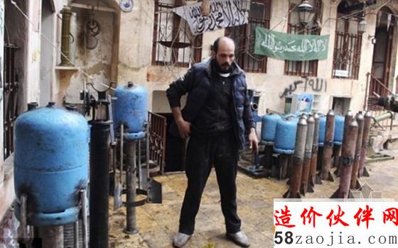 敘利亞武裝分子自制煤氣罐炮彈