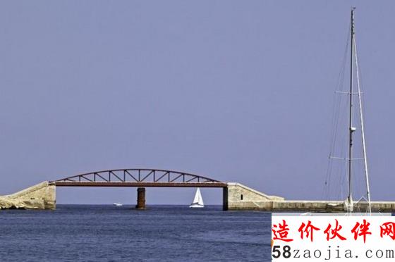 瓦萊塔大港口新圣埃爾莫防洪堤人行橋