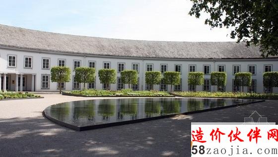 德國(guó)科布倫茨選帝侯宮廣場(chǎng)