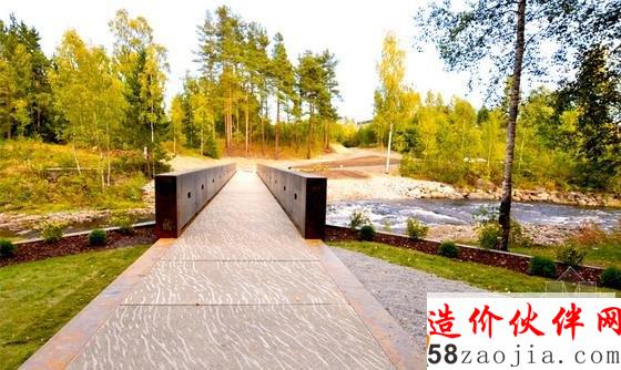 “流動”著的人行橋