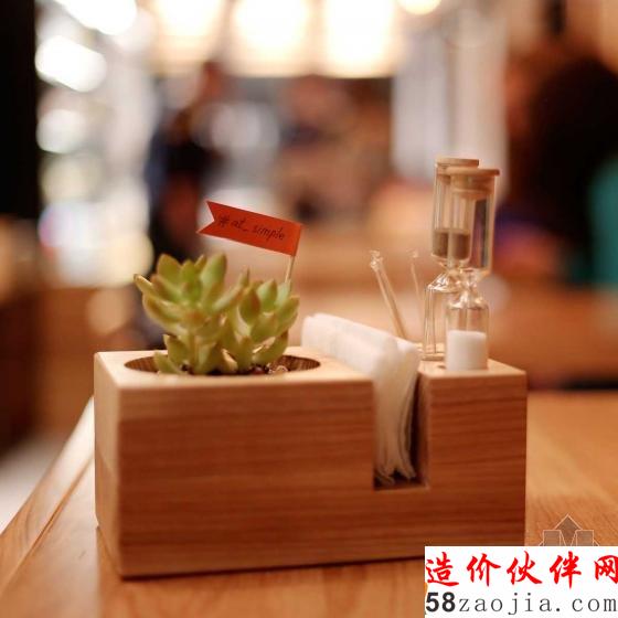 烏克蘭“悠然自得”Simple餐廳設(shè)計(jì)