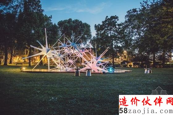 墜落的北極星夜景