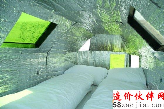 十四位設計師構建沙灘上的膠囊旅館