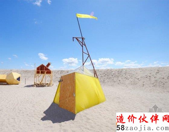 十四位設計師構建沙灘上的膠囊旅館
