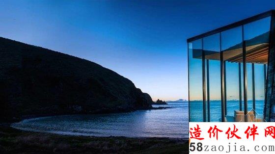 面朝海邊的度假小屋 自然的與山融為一體