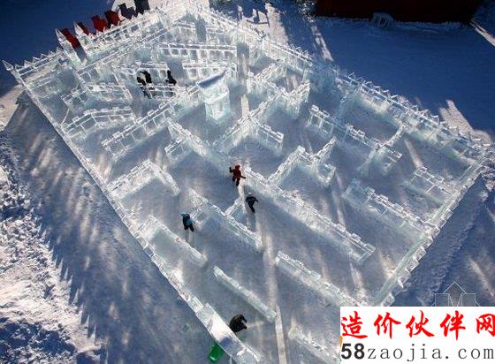 世界冰雪藝術(shù)錦標(biāo)賽中建造的兒童樂園冰雪迷宮