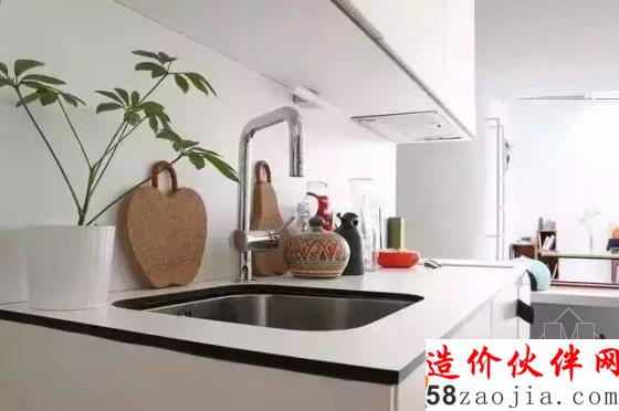 一位長發(fā)怪叔叔的21㎡ 公寓“豪宅”