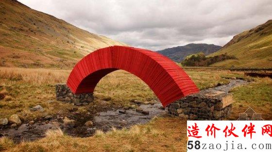 英國紙質(zhì)人行橋