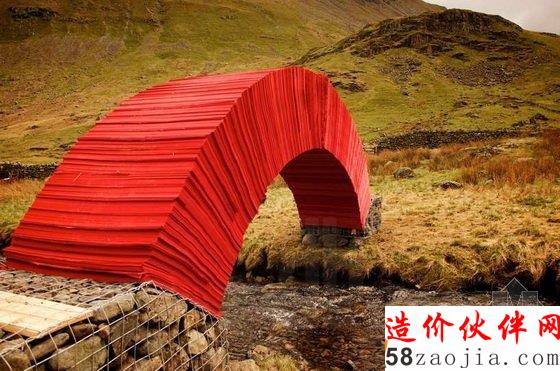 英國紙質(zhì)人行橋