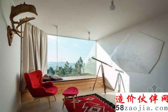 這個山上小屋,算不上豪華但是讓人內(nèi)心平靜
