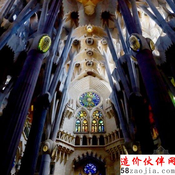 圣家族大教堂內(nèi)部