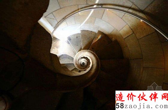 圣家族大教堂內(nèi)部樓梯
