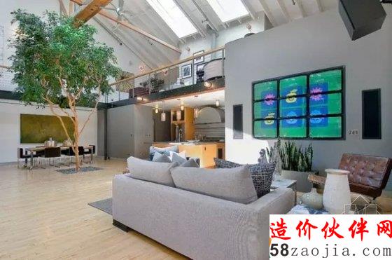 這世界怎么了 一對夫婦變賣別墅住倉庫!