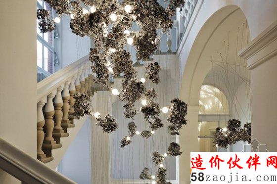 這間工作室一定想要表達(dá)燈火闌珊的美景!