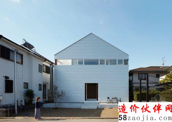 你能猜到日本這棟民宅里有個(gè)籃球場嗎?