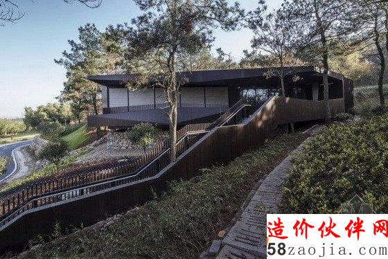 南京這個(gè)藏身景區(qū)中的公廁竟然是個(gè)觀景臺(tái)!