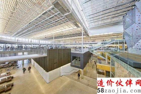 有空中跑道的加拿大校園健身中心 活力四射