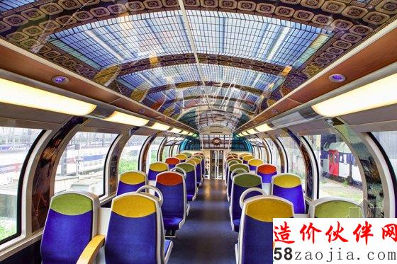 見過手機貼膜 給地鐵貼膜你見過沒?