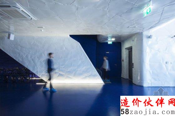 克羅地亞的一個博物館,竟然只放了一尊青銅雕像