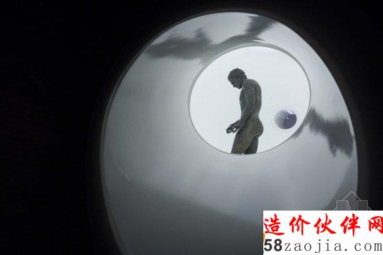 克羅地亞的一個博物館,竟然只放了一尊青銅雕像