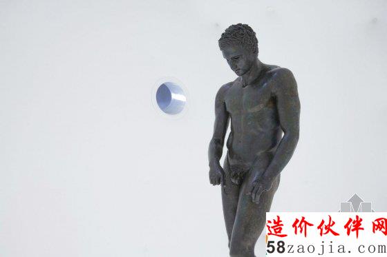 克羅地亞的一個博物館,竟然只放了一尊青銅雕像