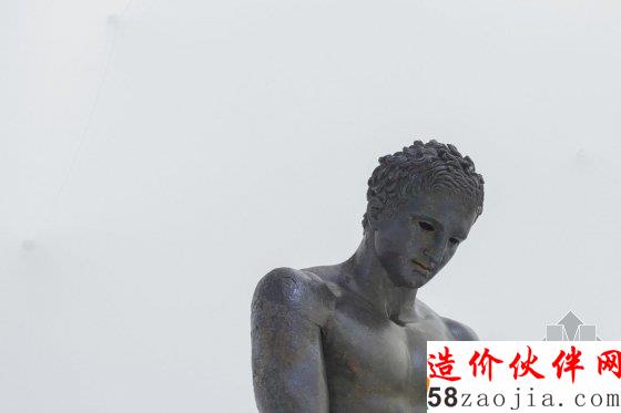 克羅地亞的一個博物館,竟然只放了一尊青銅雕像