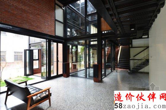 女富豪的“有春”深閨