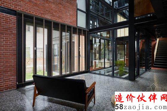 女富豪的“有春”深閨