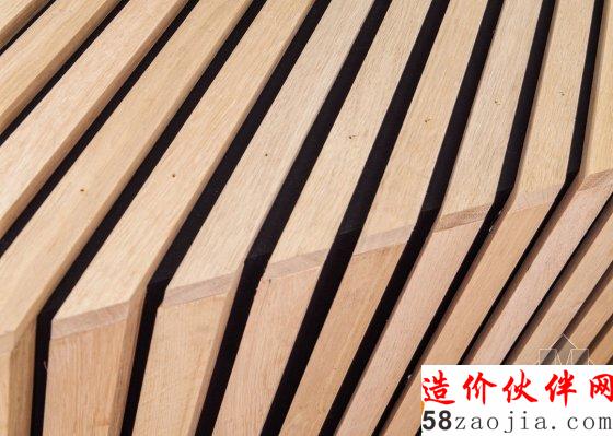 樹與木材主宰了這家冷榨果汁店的室內(nèi)空間