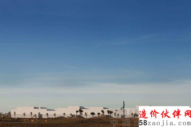 描繪孩子們蠢蠢欲動(dòng)的記憶的方形建筑