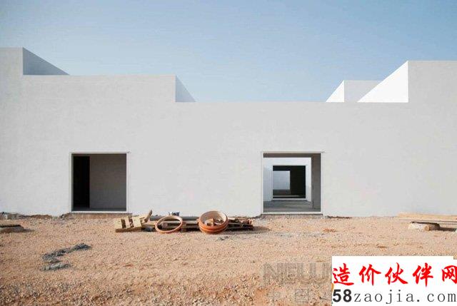 描繪孩子們蠢蠢欲動(dòng)的記憶的方形建筑