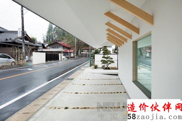 東西合璧的老虎窗住宅