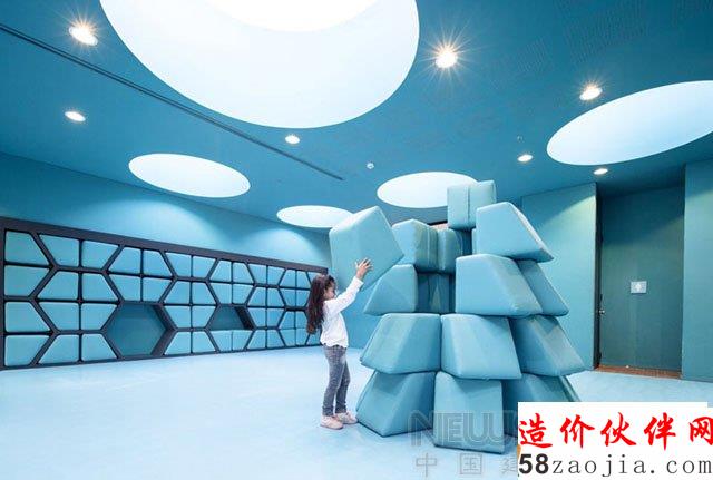 穿梭于色彩中的哥倫比亞校園空間
