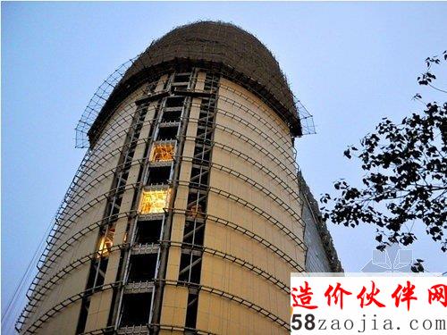 10月12日人民日報(bào)新大樓披上“土豪金”