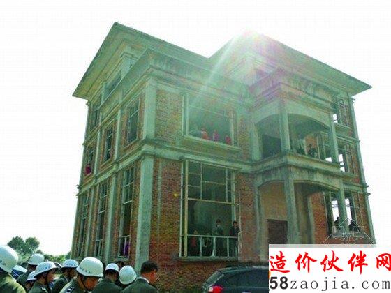 上百村民拉手抗拆